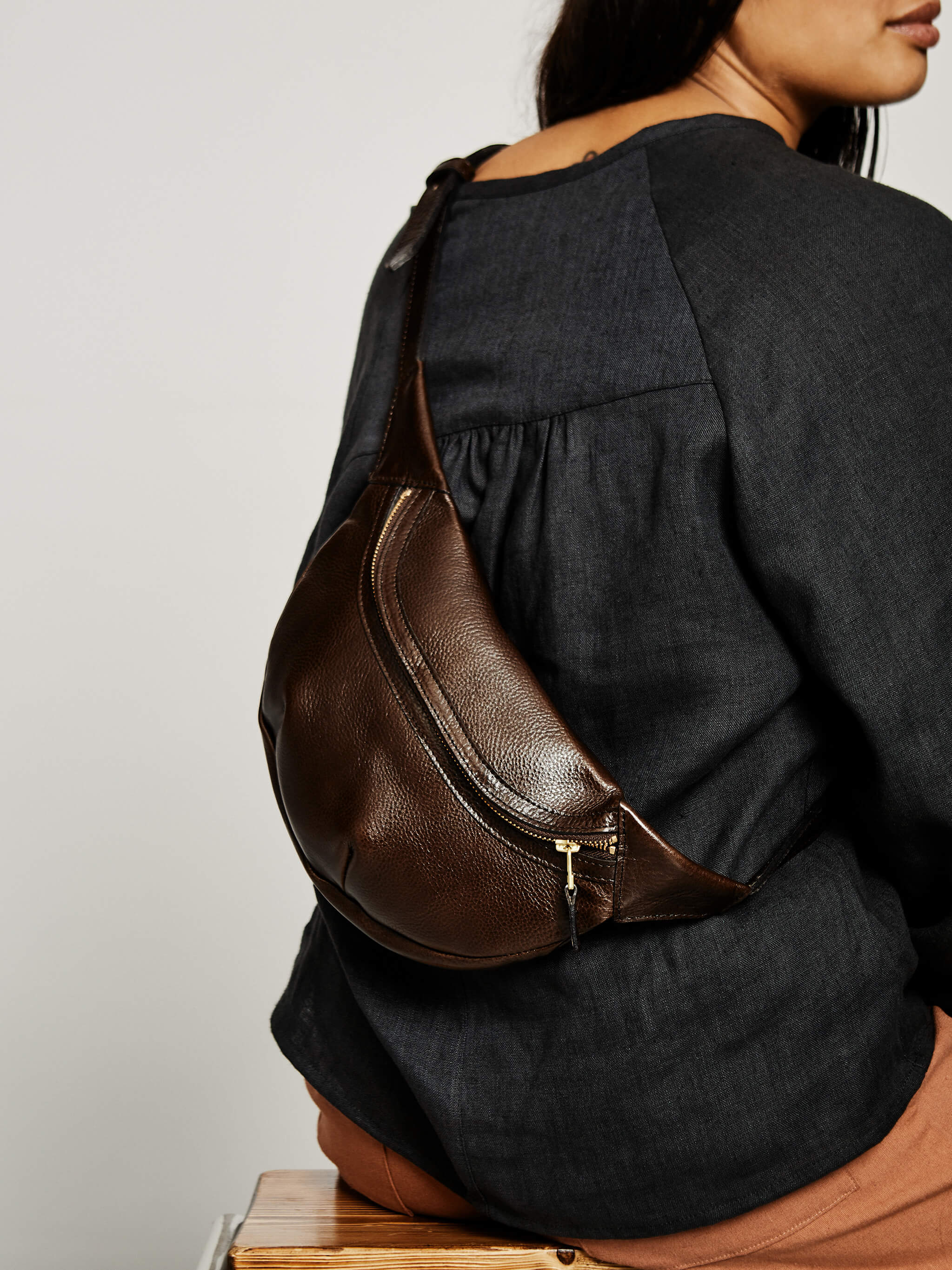 Loe Leather Bum Bag - Peat