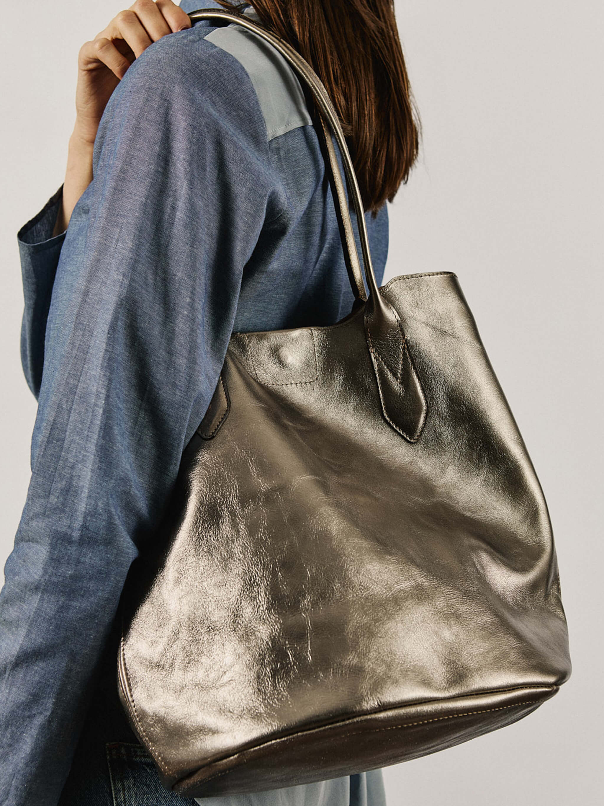 Hill Leather Tote Bag - Golden Pewter Metallic