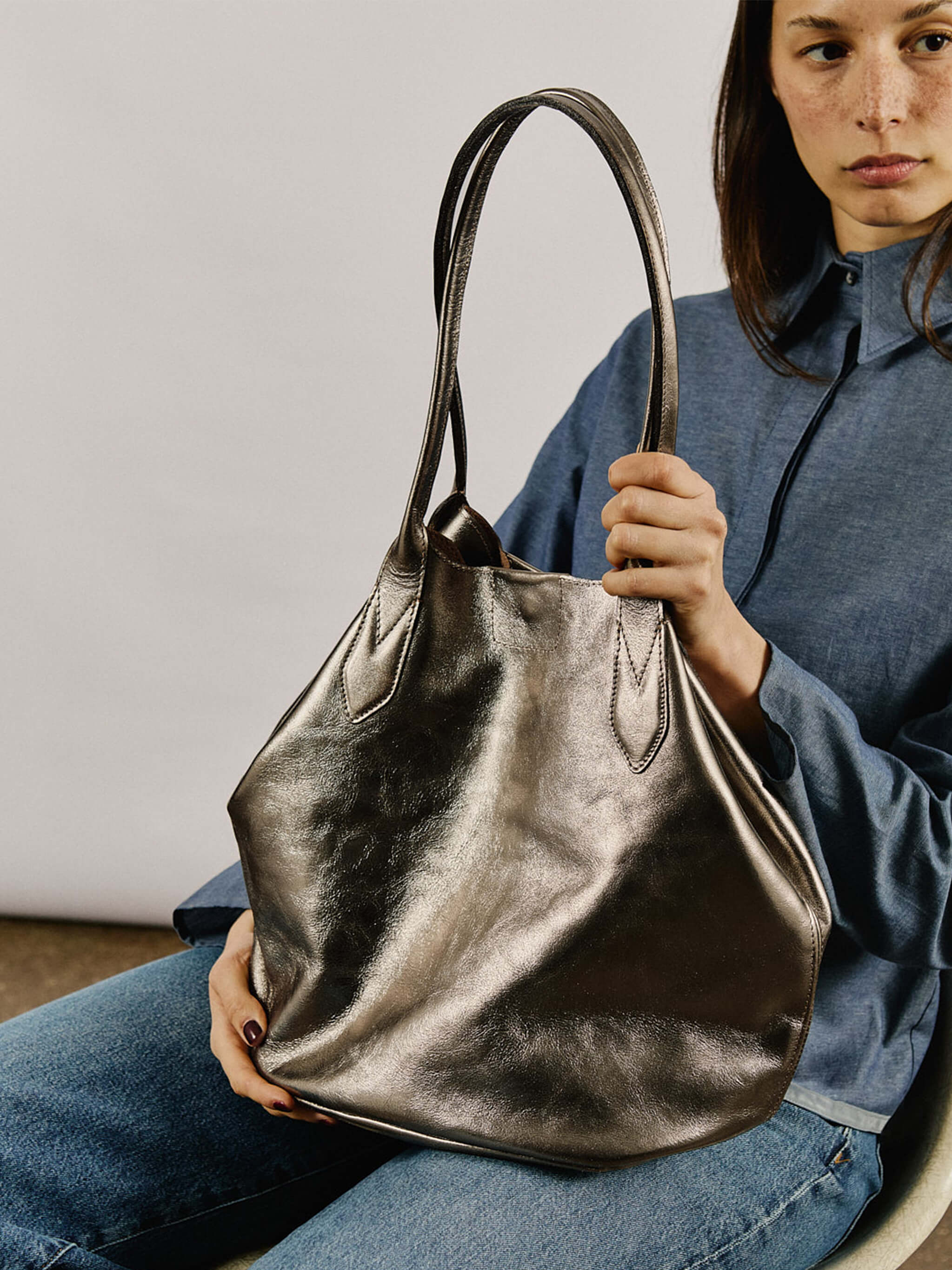 Hill Leather Tote Bag - Golden Pewter Metallic
