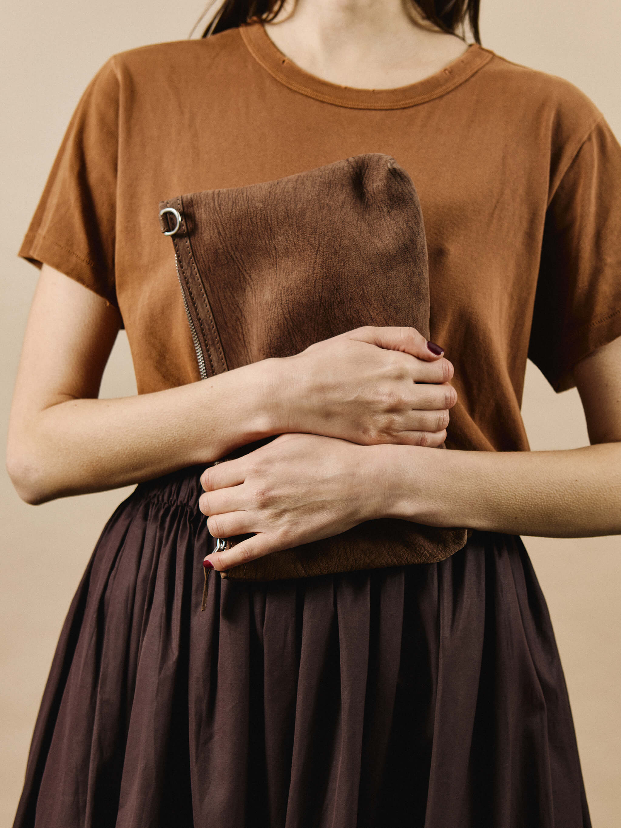 Peter Crossbody Bag in Nubuck - Bitter Chocolate