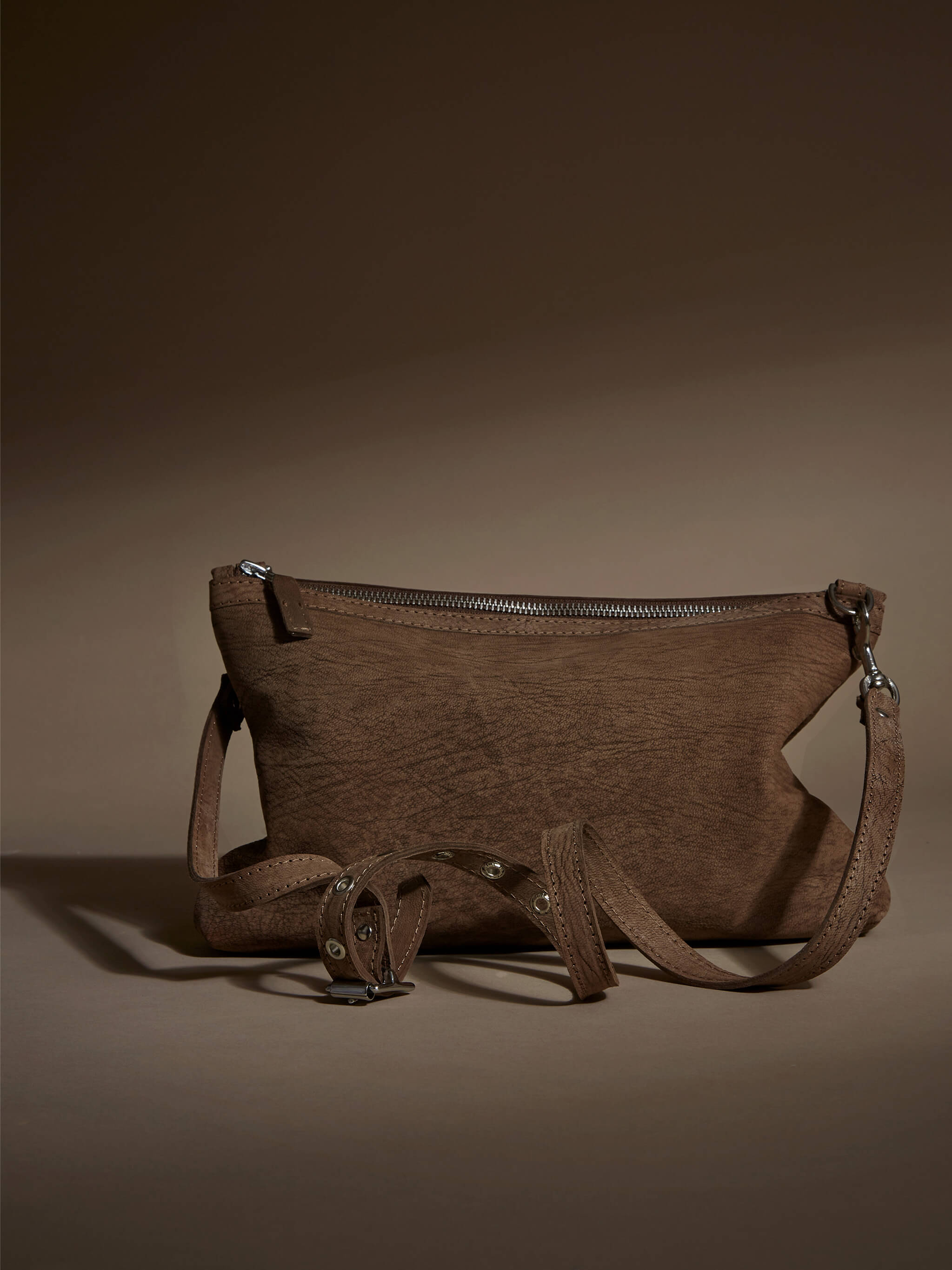 Peter Crossbody Bag in Nubuck - Bitter Chocolate